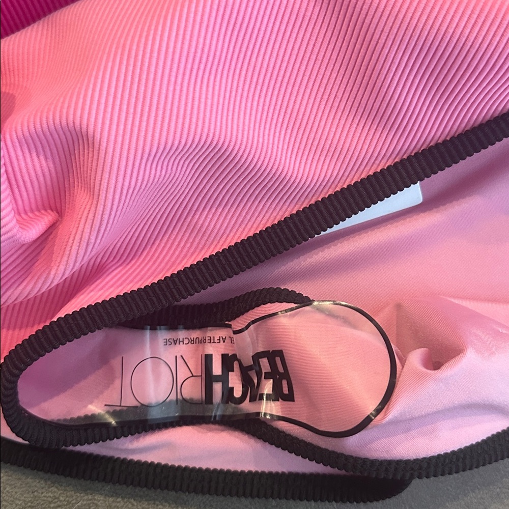 Beach Riot Pink High Waist Bikini Bottoms
BEACH RIOT
Color: Amour Colorblock - Picture 9 of 9